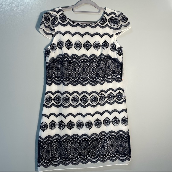 NWT Julia Jordan white with navy embroidery cute with cap sleeve size 10 - Picture 1 of 13